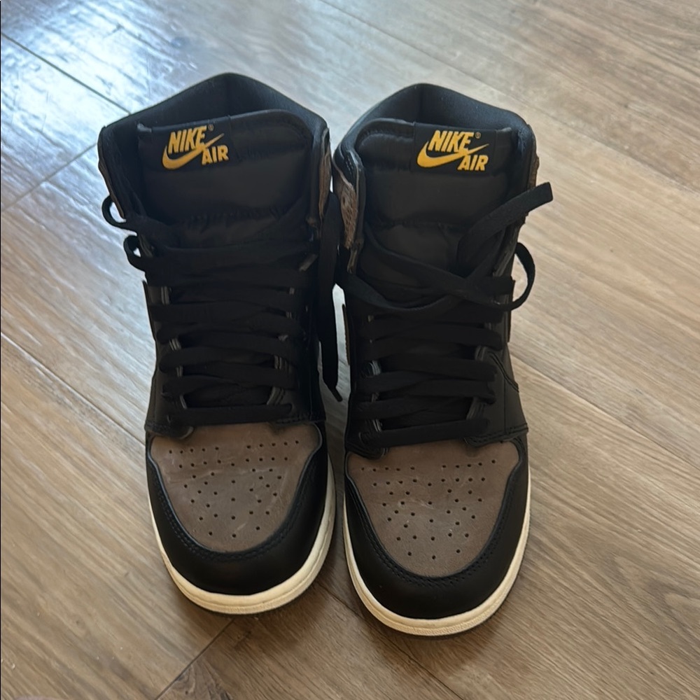 Nike Air Men's Black and Gray Sneakers